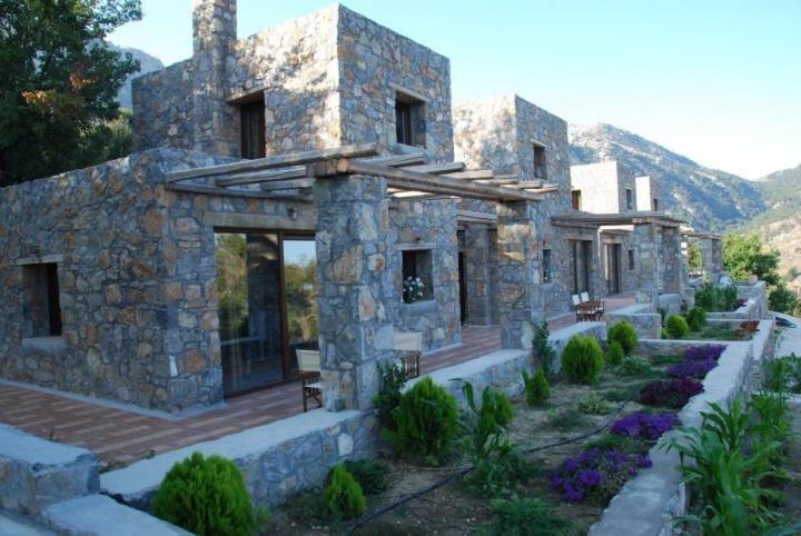 Pezoulia Aparthotel Selakano Exterior photo
